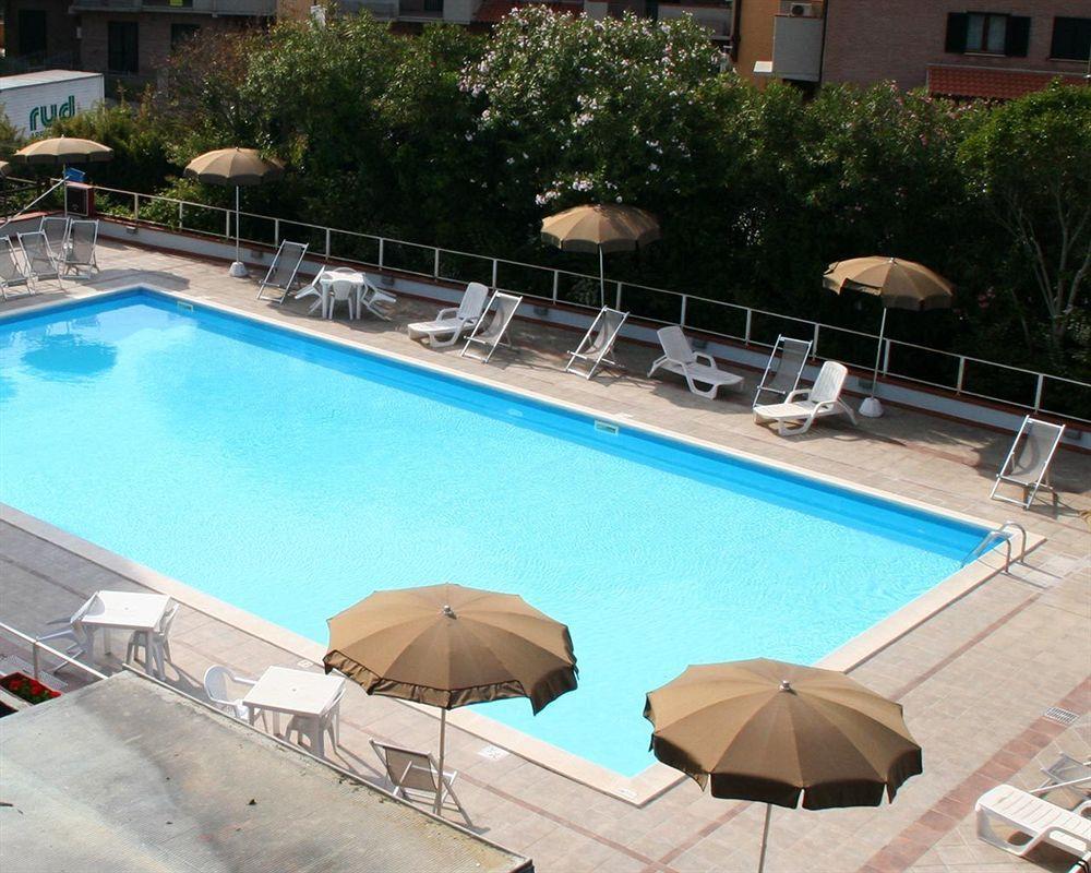 Pfa Hotel La Darsena - Follonica Scarlino Ngoại thất bức ảnh